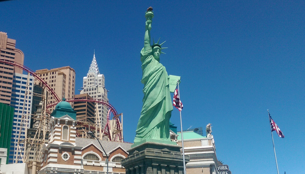 Las-Vegas---fake-statue-of-liberty