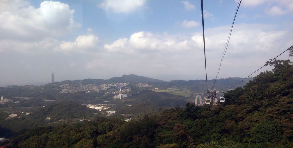 Taipei-Maokong-view-from-cable-car